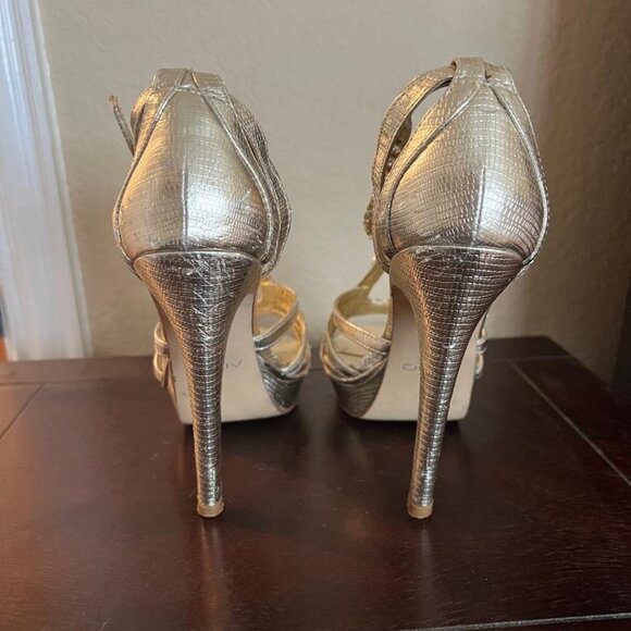 Aldo Gold Heels - Picture 2 of 8